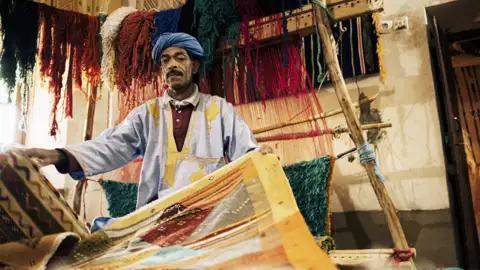 Handgeknüpfte Teppiche haben in Marokko eine lange Tradition.