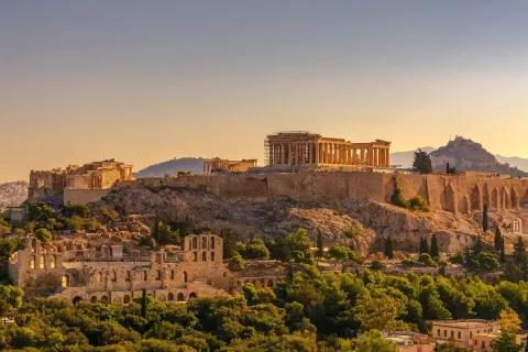 Blick auf die Akropolis in Athen während des Sonnenuntergangs.