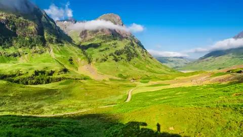 Die schönsten Ecken Schottlands dürfen auf unserer Rundreise für Singles und Alleinstehende nicht fehlen, wie hier das Tal Glen Coe.