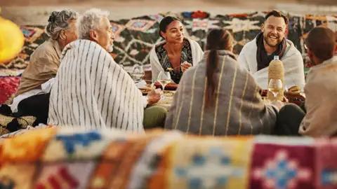 Auf einer Studienreise mit Studiosus lernen Sie nicht nur die wichtigsten Sehenswürdigkeiten Ihres Gastlandes kennen, sondern kommen immer wieder in Kontakt mit Einheimischen, die Ihnen gerne und mit viel Hingabe über ihr Handwerk und ihr Alltagsleben berichten.