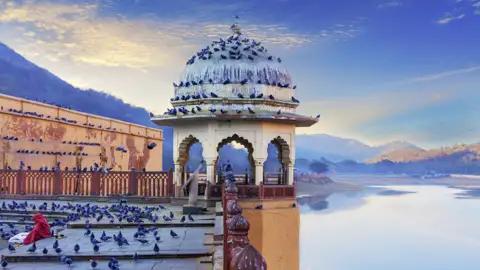 Auf unserer Rajasthanreise zum Kennenlernen besuchen wir das Fort Amber nahe Jaipur. Eine der beliebteseten Sehenswürdigkeiten für Studiosus-Gäste.