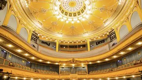 Erleben Sie einen einzigartigen Abend auf Ihrer Gruppenreise im Theater von Meiningen.