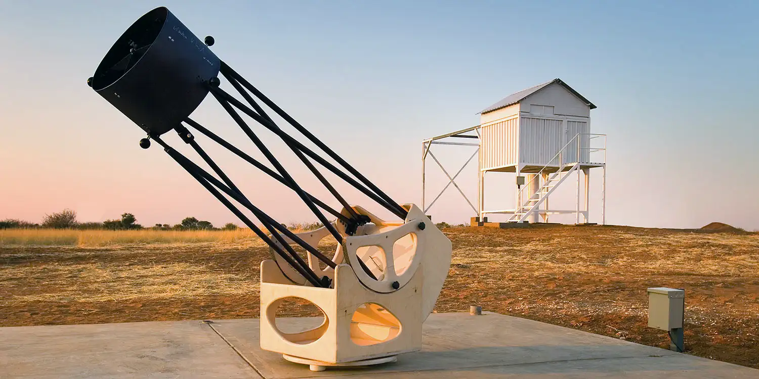 Eine vorhandene Montierung auf der Kiripotib Astrofarm ist bereit, ein Teleskop mit bis zu 100kg aufzunehmen.