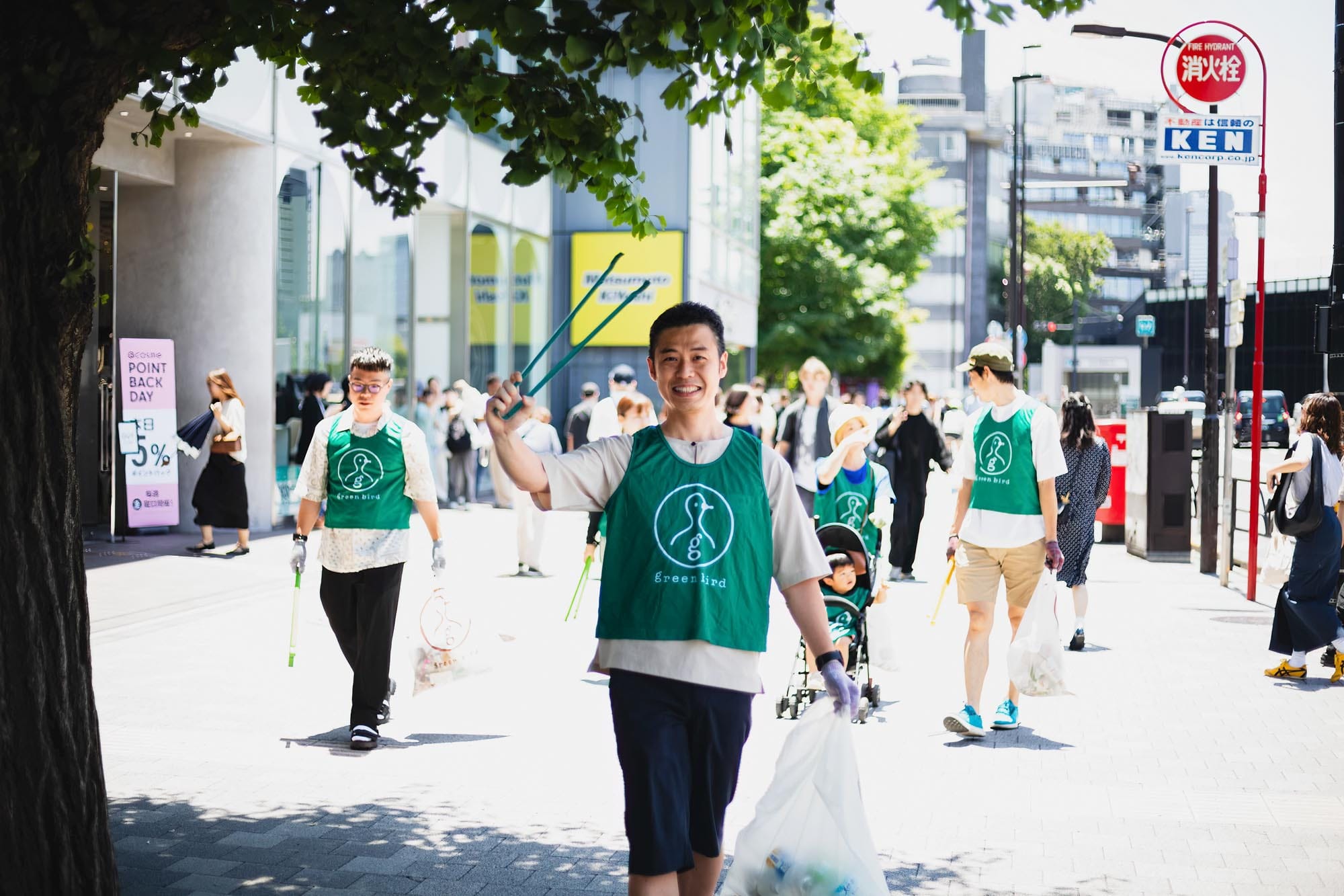 Die Hauptmission der Non-Profit-Organisation „Green Bird“ ist es, Städte sauber zu halten.