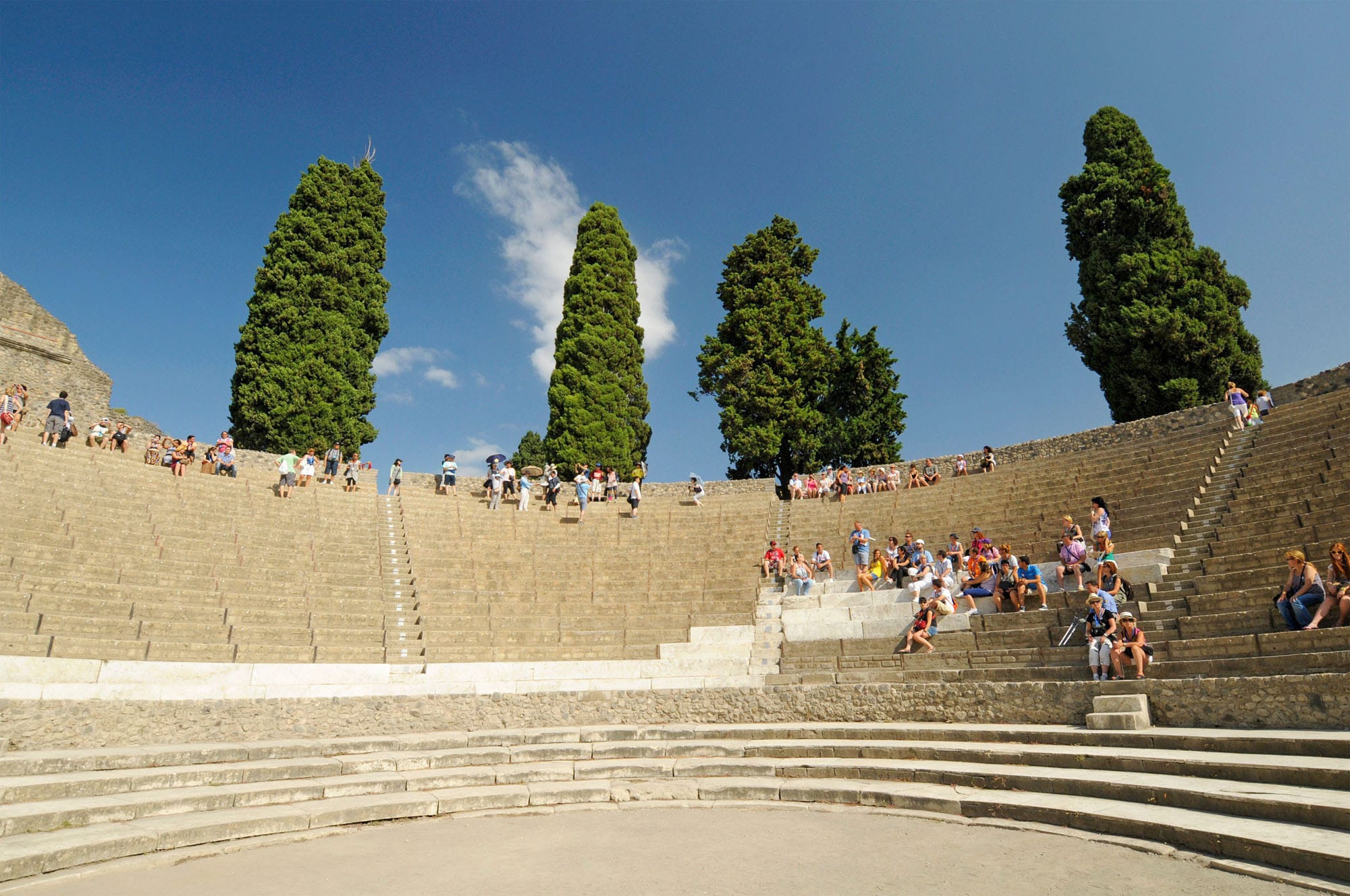 Im antiken Amphitheater finden schließlich die Aufführungen statt.