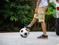 Sommerschule für Flüchtlinge, Fußballtraining für Kinder aus Favelas